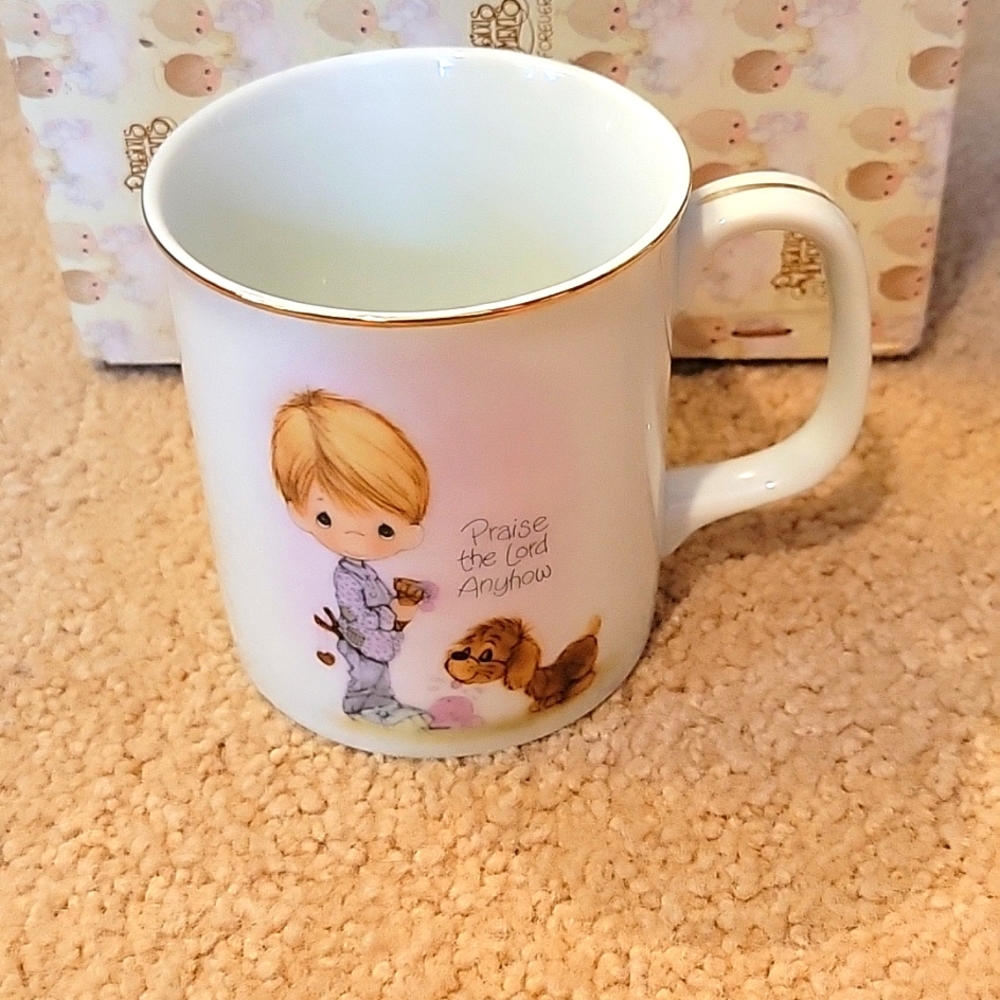 PRAISE THE LORD ANYHOW Precious Moments cup 1983 Johnathan & David gold lined